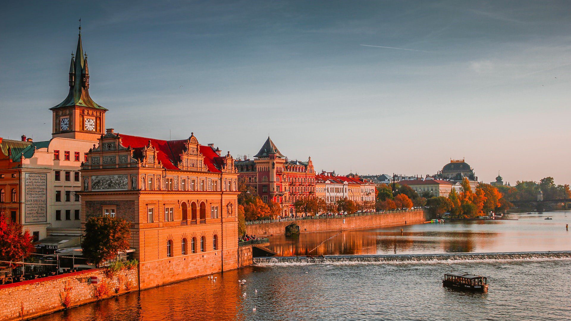 There’s a reason why we’re hosting LibertyCon in Prague. Here are our top three picks for reasons to visit Prague this spring!